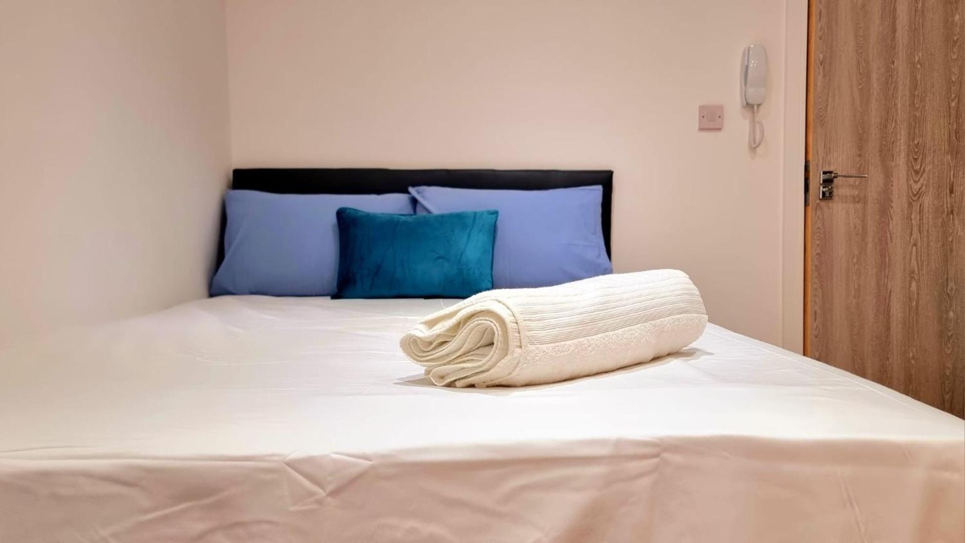 Brand New Collection Of Studios Close To Tube Station Лондон Екстериор снимка
