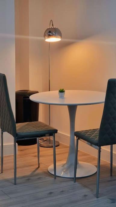 Brand New Collection Of Studios Close To Tube Station Лондон Екстериор снимка